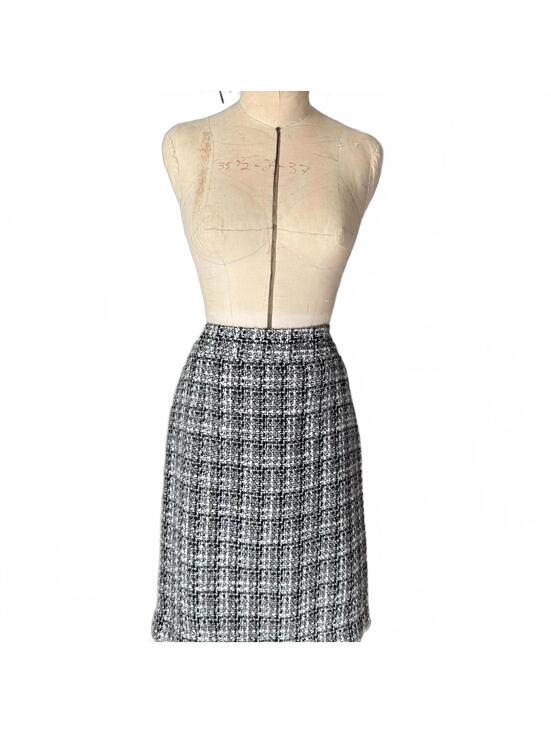 Banana Republic Dresses & Skirts - Banana Republic Women's Grey and Black Skirt